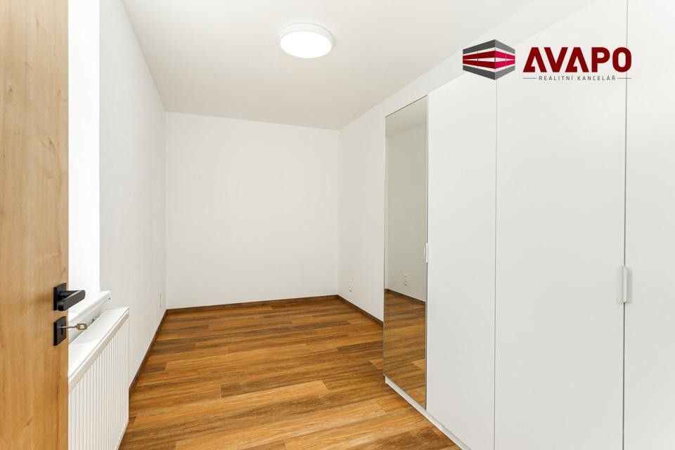 Pronájem bytu 3+1 80 m² - foto 9