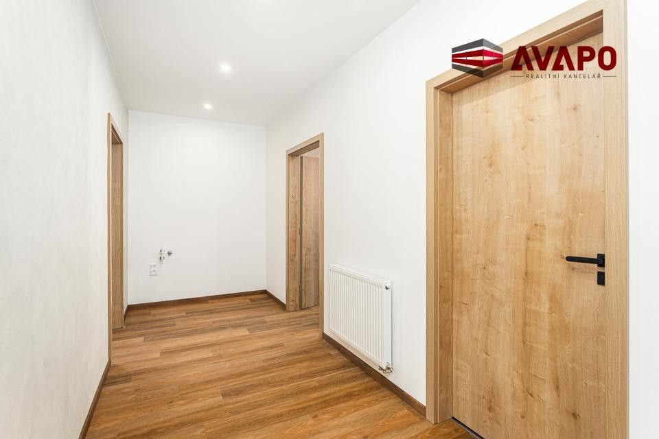 Pronájem bytu 3+1 80 m² - foto 14