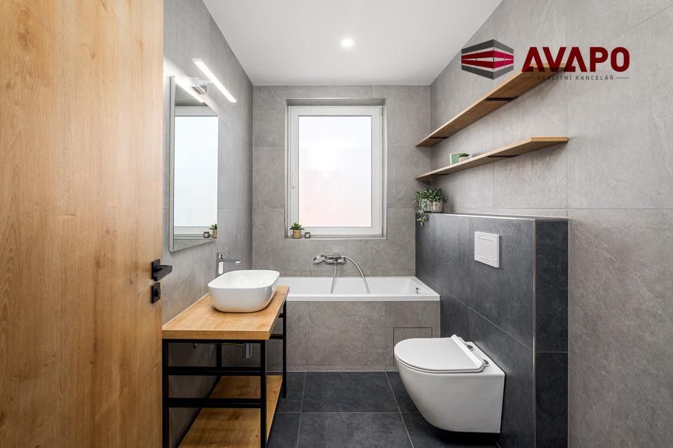 Pronájem bytu 3+1 80 m² - foto 17