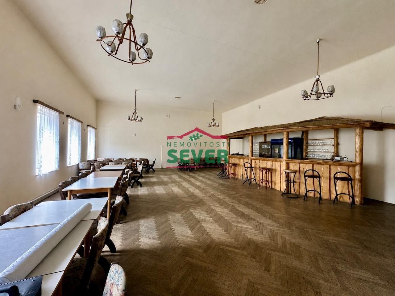 Prodej nemovitosti 800 m² - foto 2