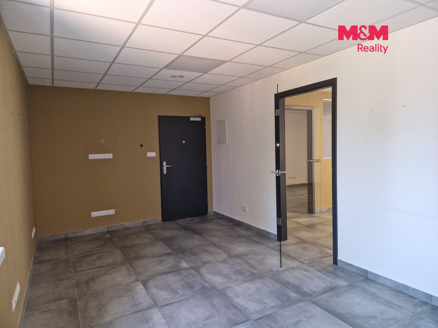 Pronájem komerčního prostoru 139 m² - foto 8