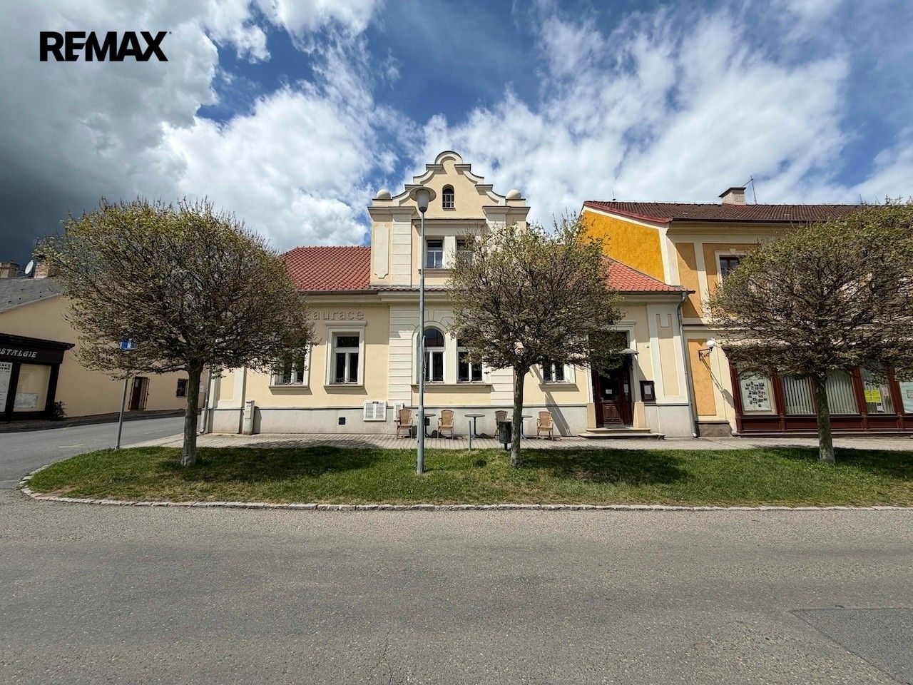 Prodej komerčního prostoru 377 m² - foto 1