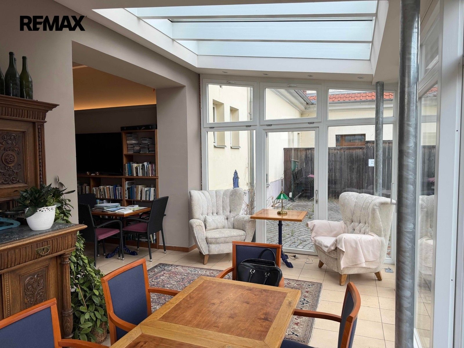 Prodej komerčního prostoru 377 m² - foto 11