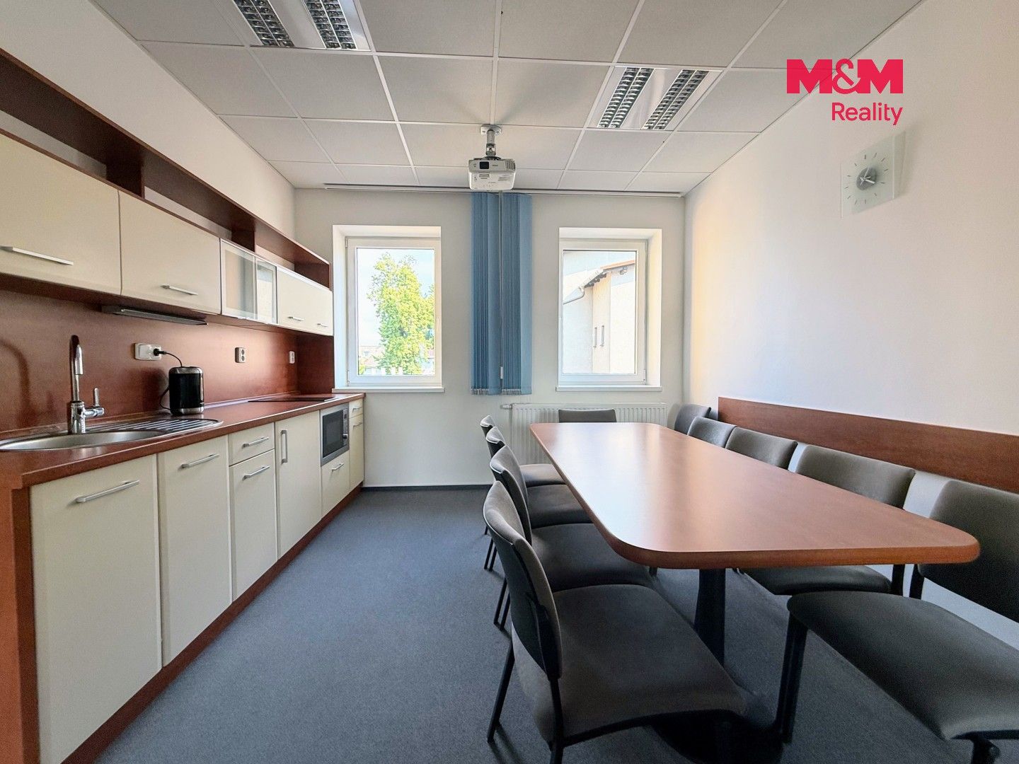 Pronájem komerčního prostoru 191 m² - foto 2