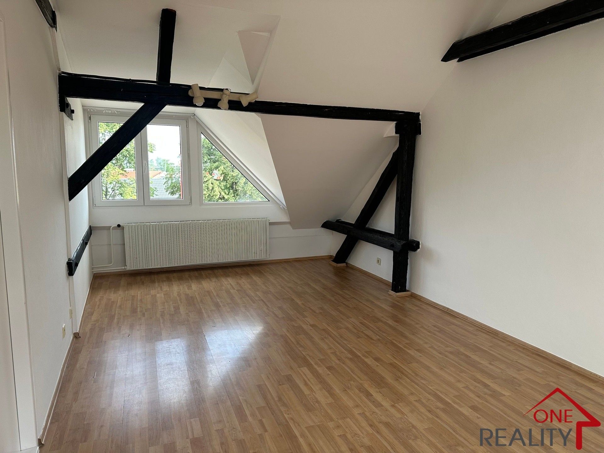 Pronájem bytu 3+1 90 m² - foto 4