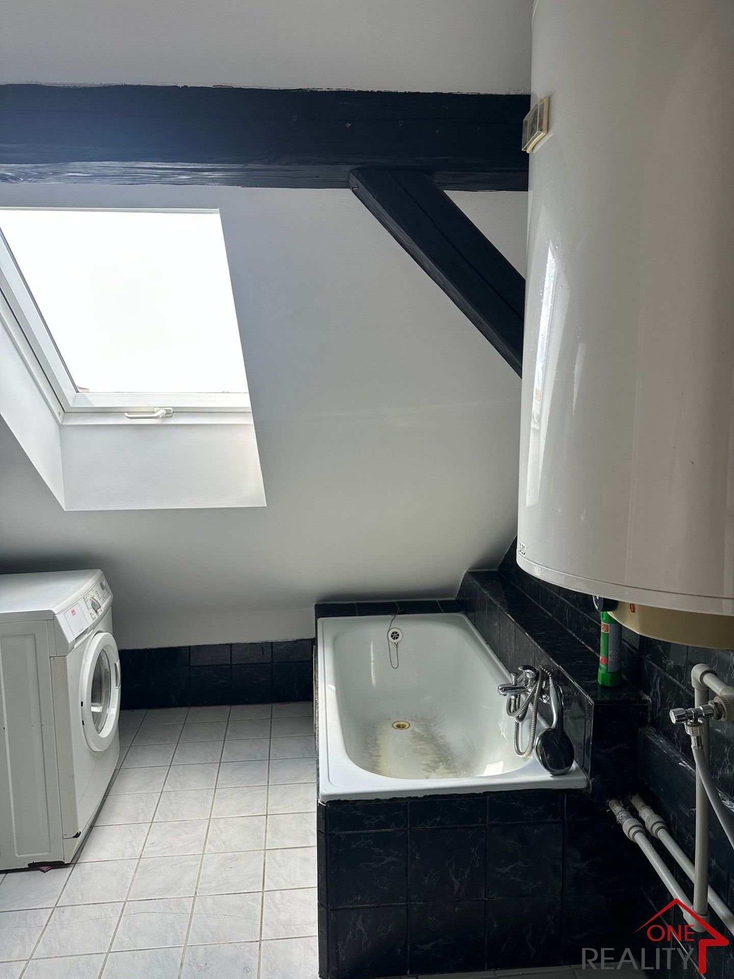 Pronájem bytu 3+1 90 m² - foto 8