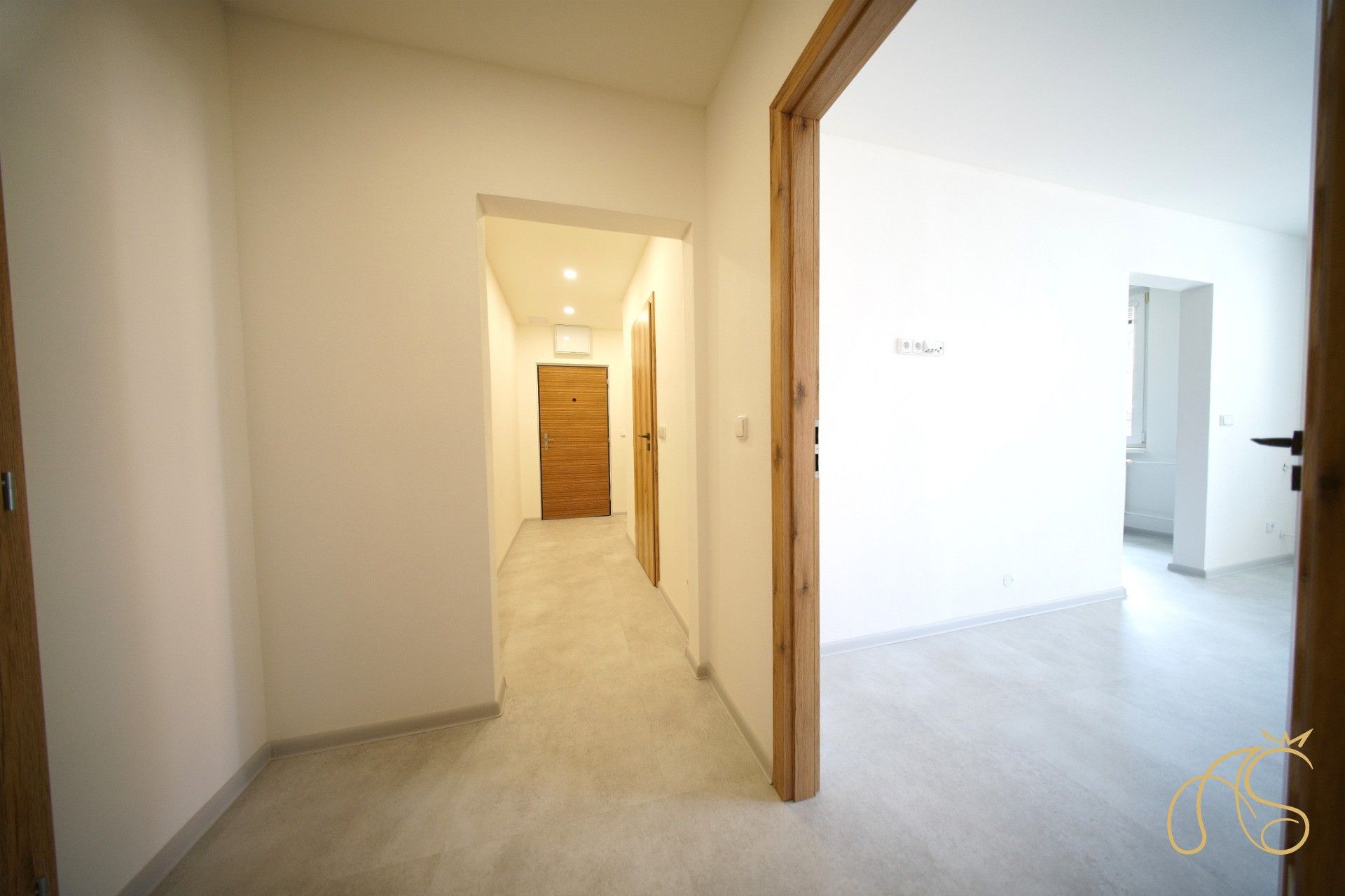 Pronájem bytu 2+1 57 m² - foto 8