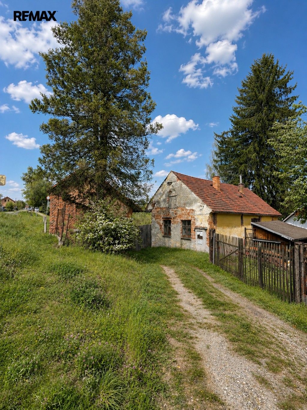 Prodej domu 251 m² - foto 1