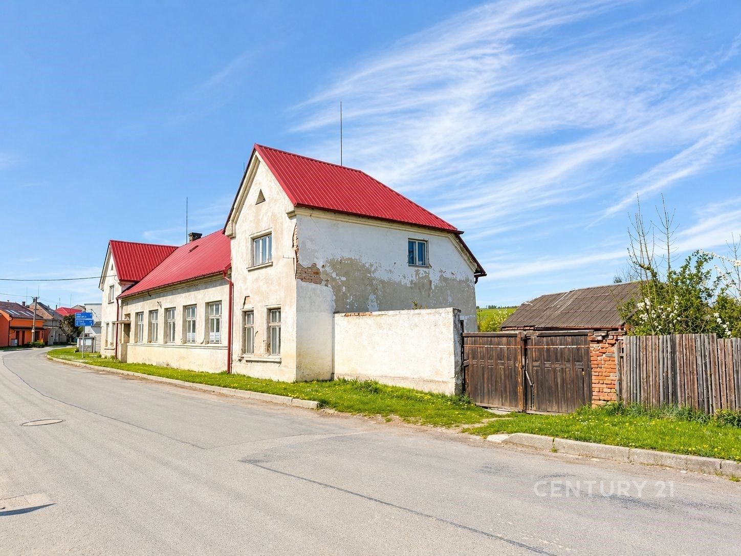 Prodej domu 200 m² - foto 1