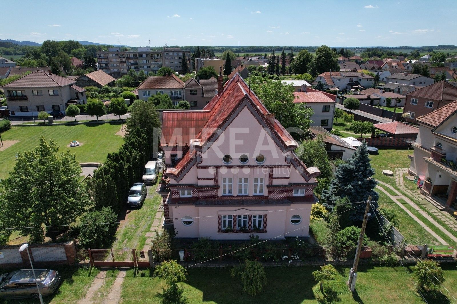 Prodej domu 235 m² - foto 1
