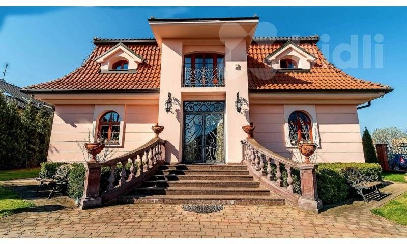 Prodej domu 256 m² - foto 1