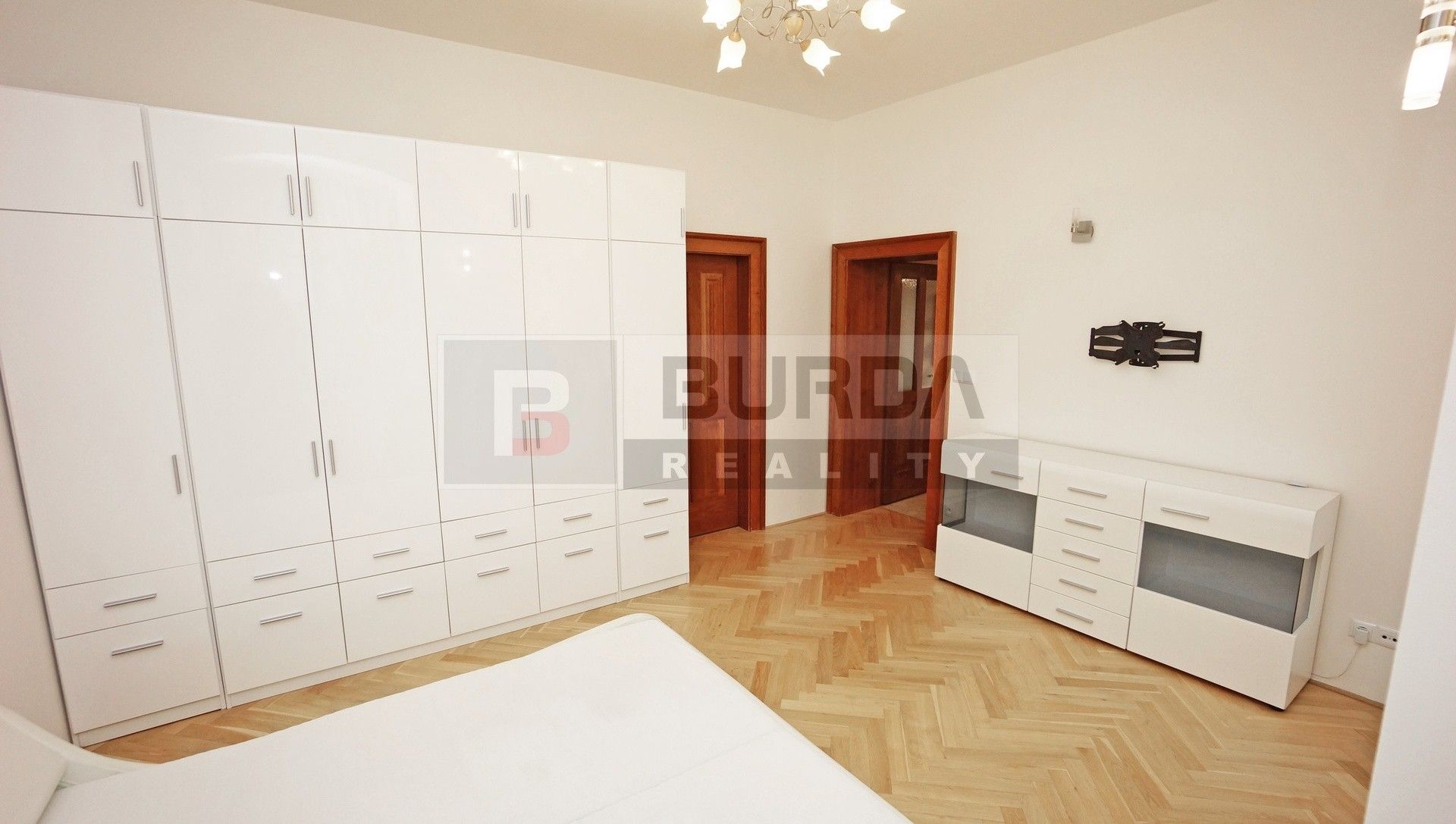 Pronájem bytu 3+kk 124 m² - foto 11