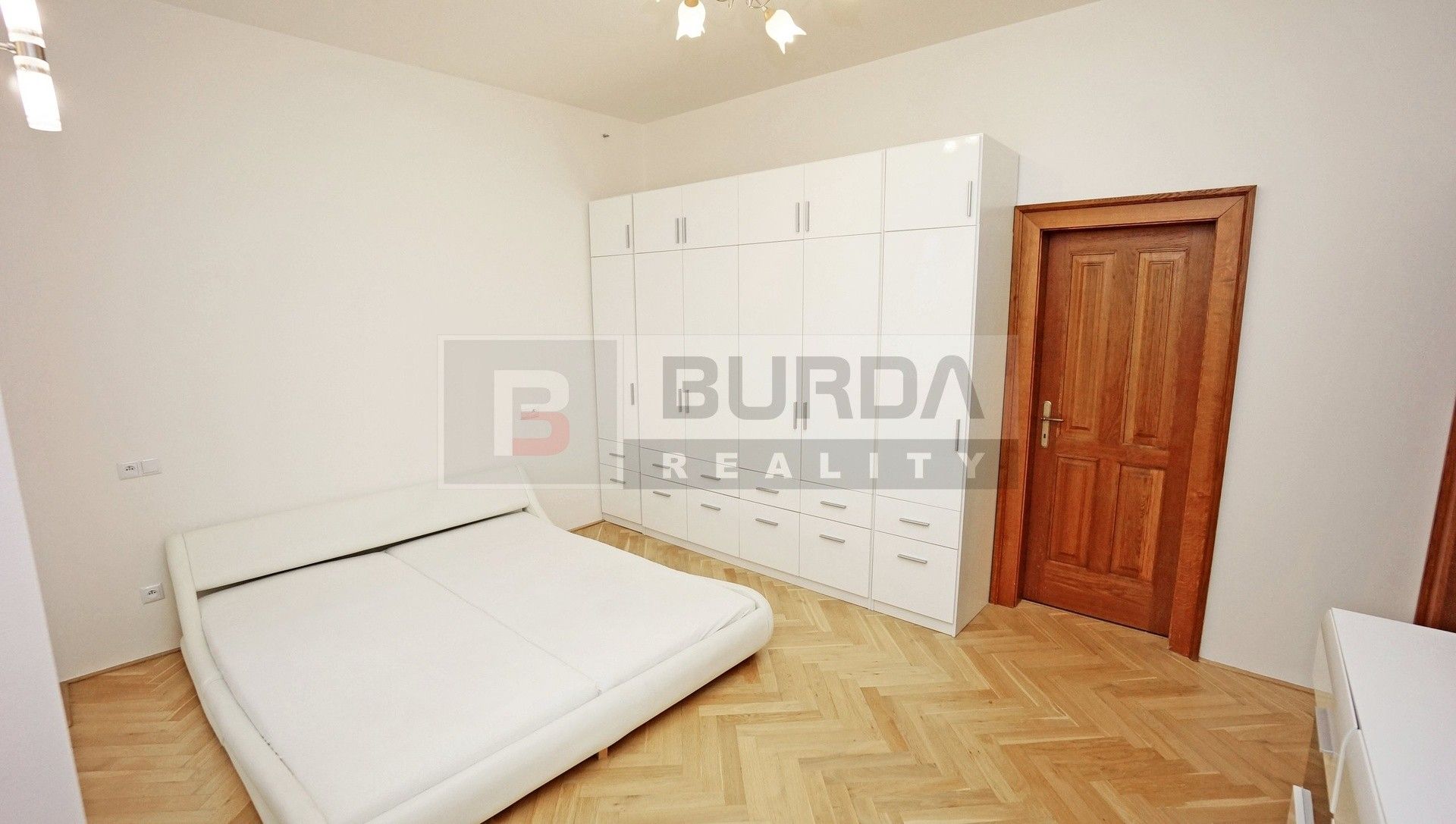 Pronájem bytu 3+kk 124 m² - foto 12