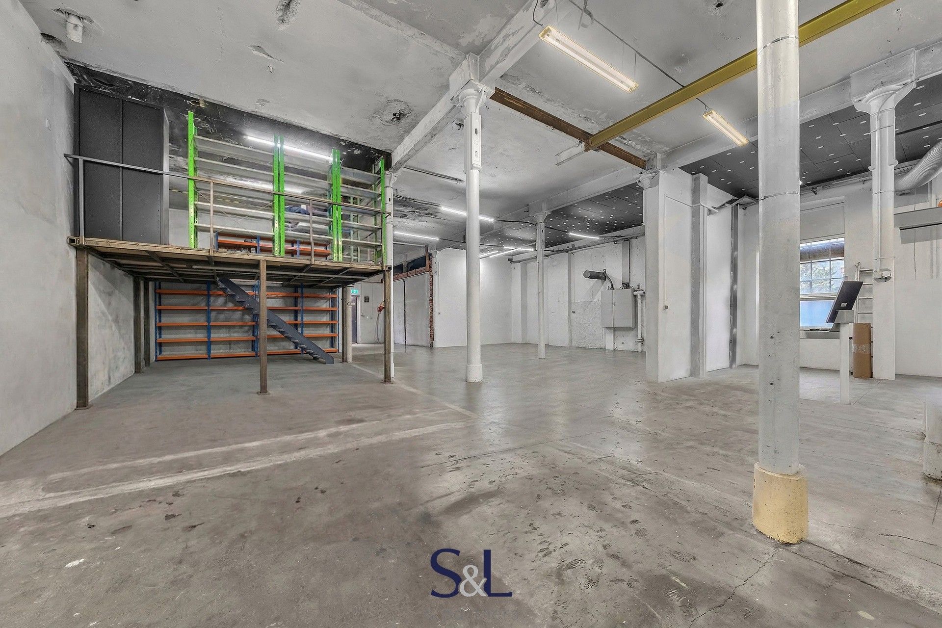 Prodej komerčního prostoru 626 m² - foto 4