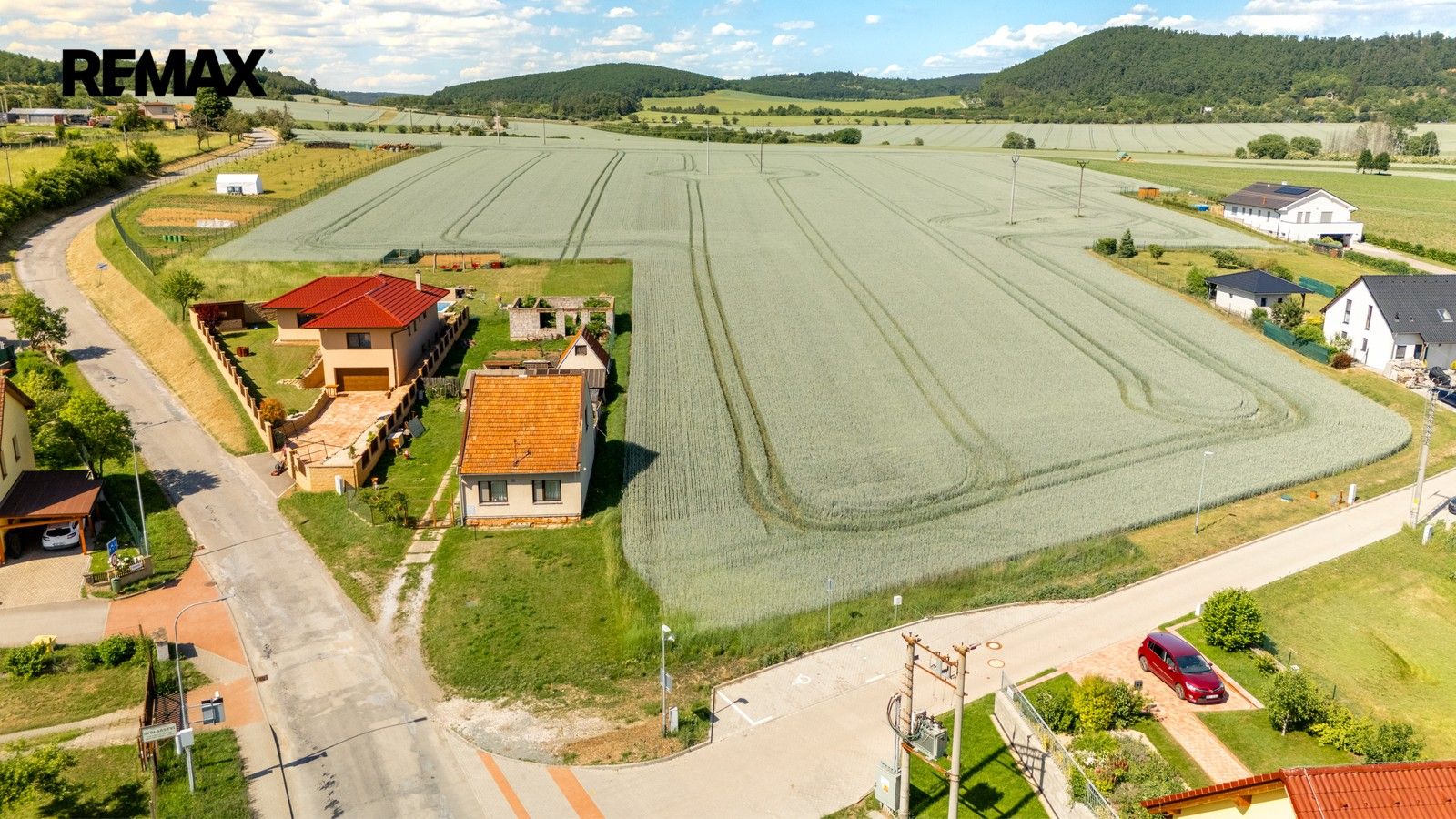 Prodej pozemku 1719 m² - foto 2