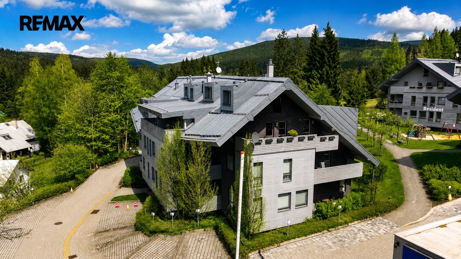 Prodej nemovitosti 77 m² - foto 1