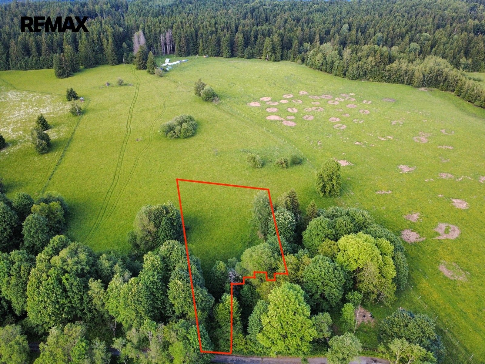 Prodej pozemku 2281 m² - foto 2