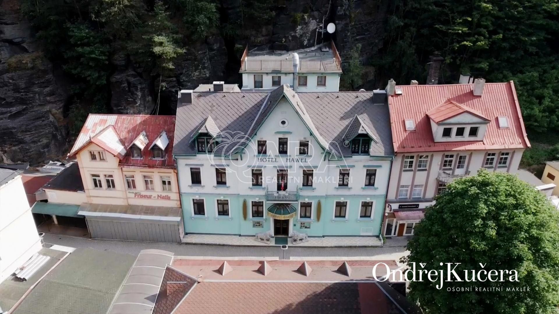 Prodej komerčního prostoru 832 m² - foto 1