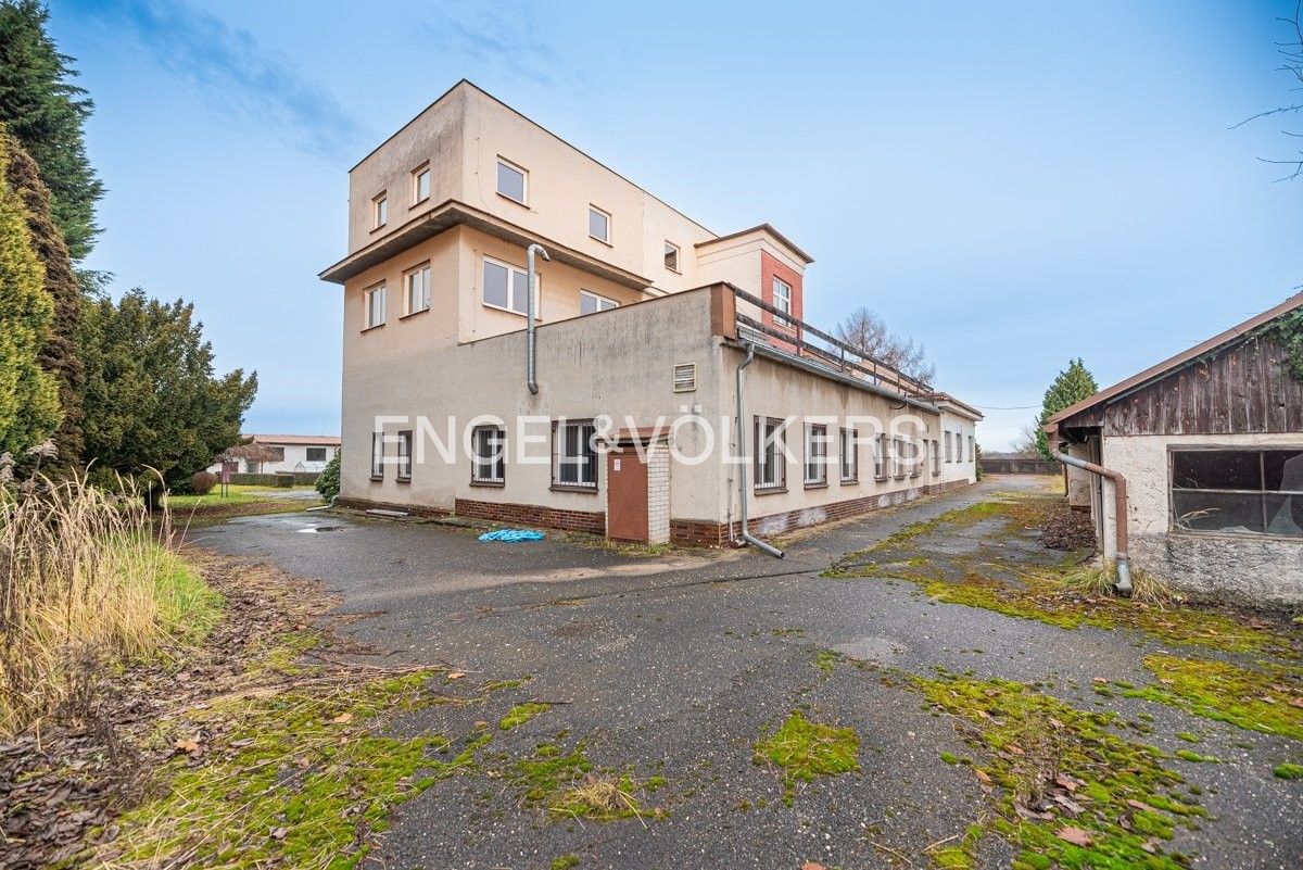 Pronájem komerčního prostoru 870 m² - foto 2