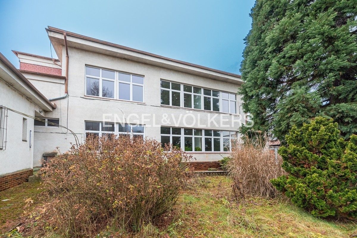 Pronájem komerčního prostoru 870 m² - foto 11