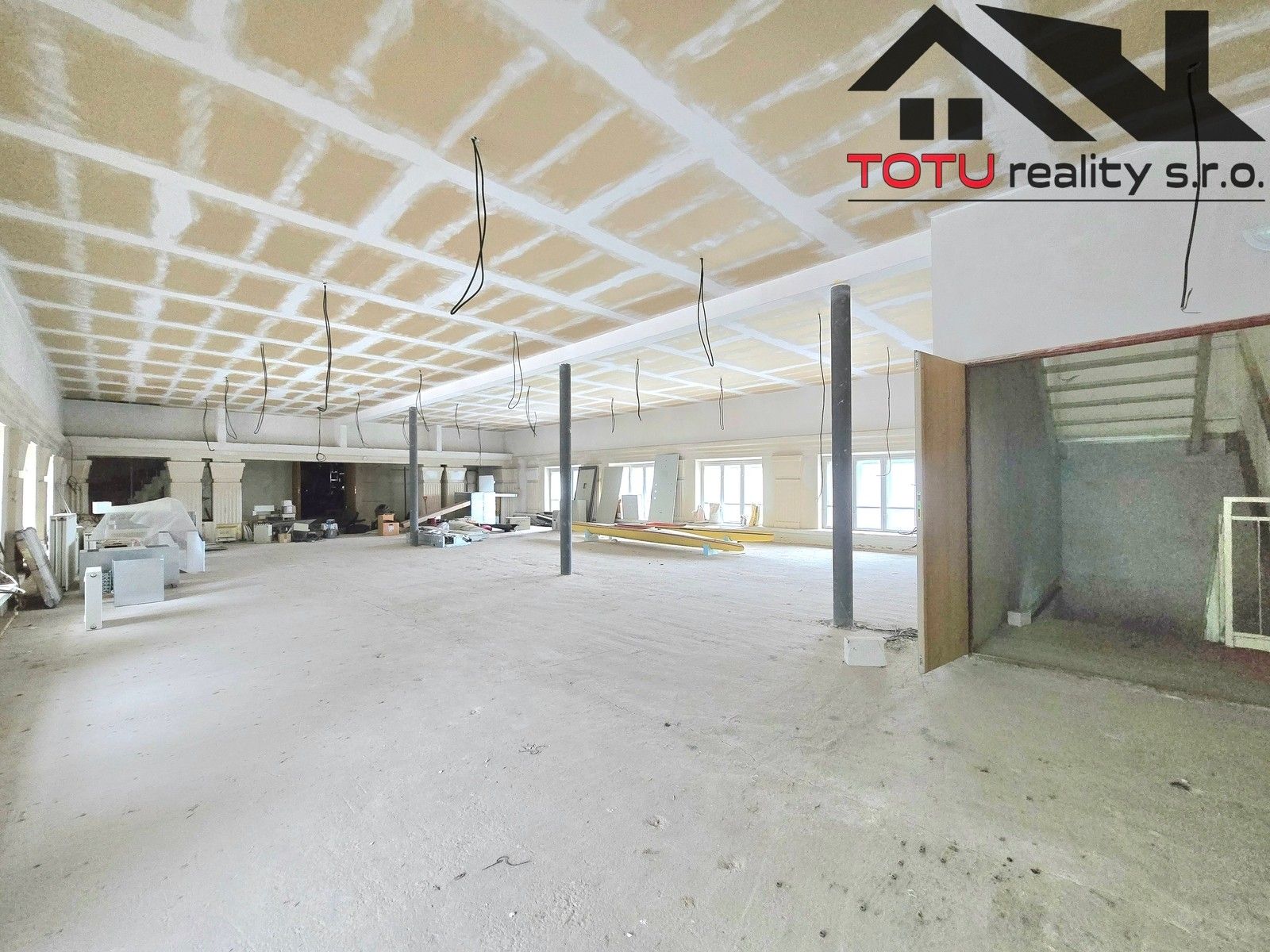 Prodej komerčního prostoru 3483 m² - foto 12