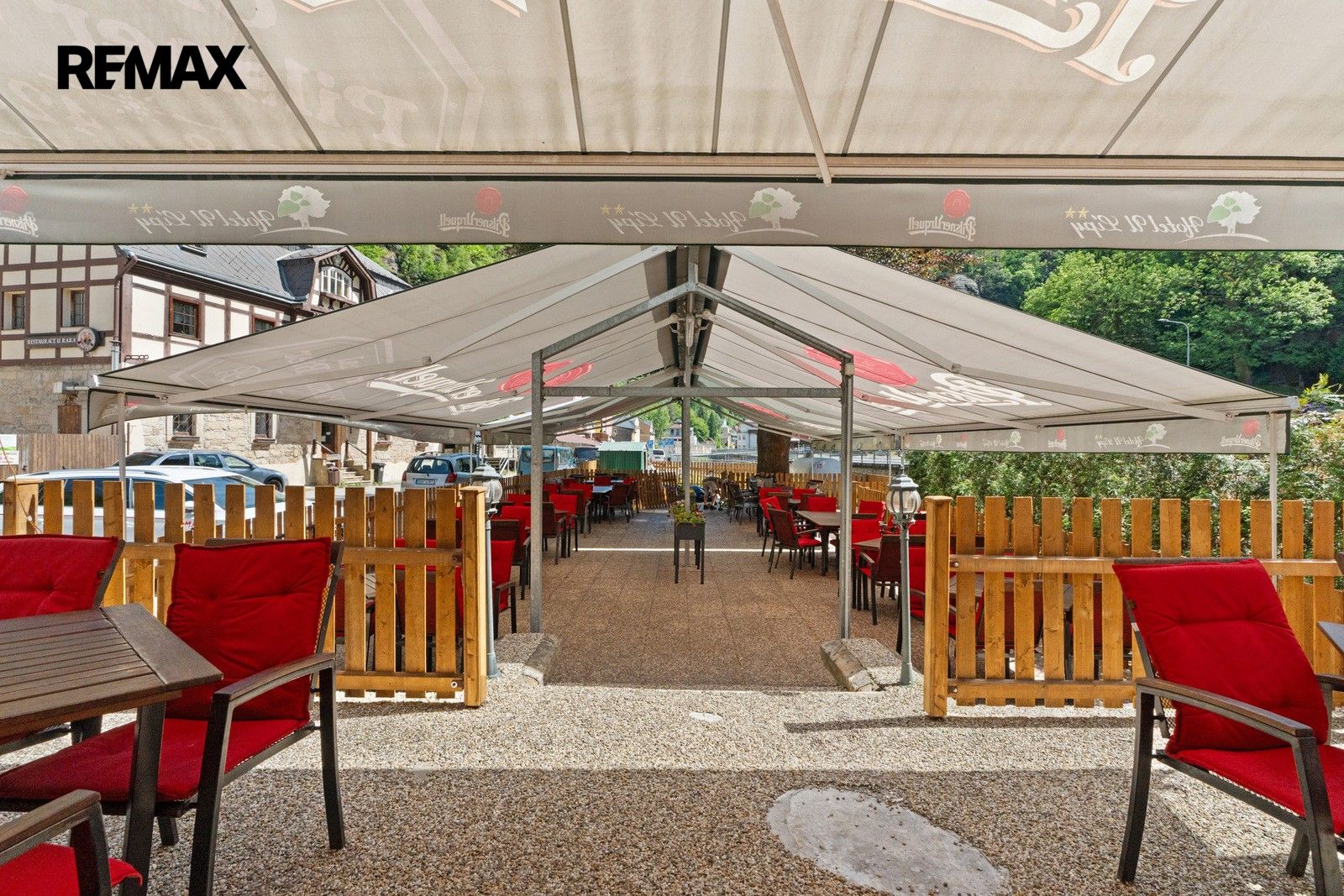 Prodej komerčního prostoru 610 m² - foto 3