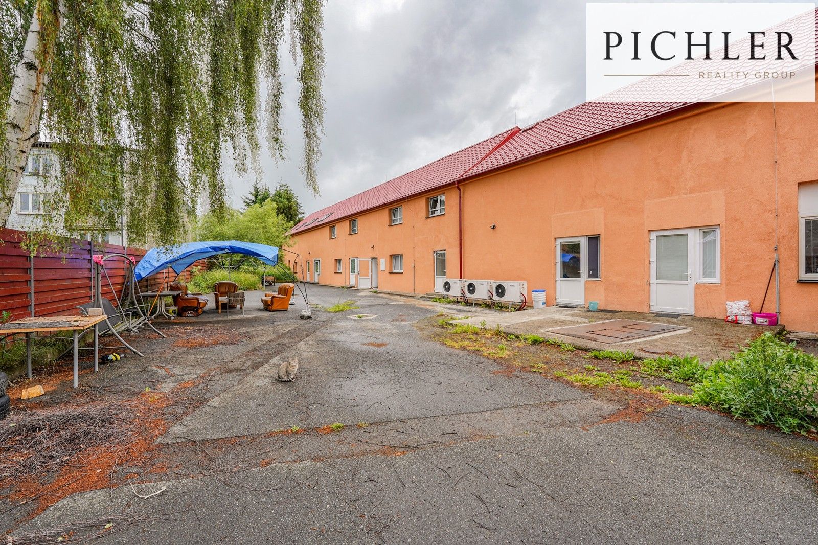 Prodej komerčního prostoru 900 m² - foto 2