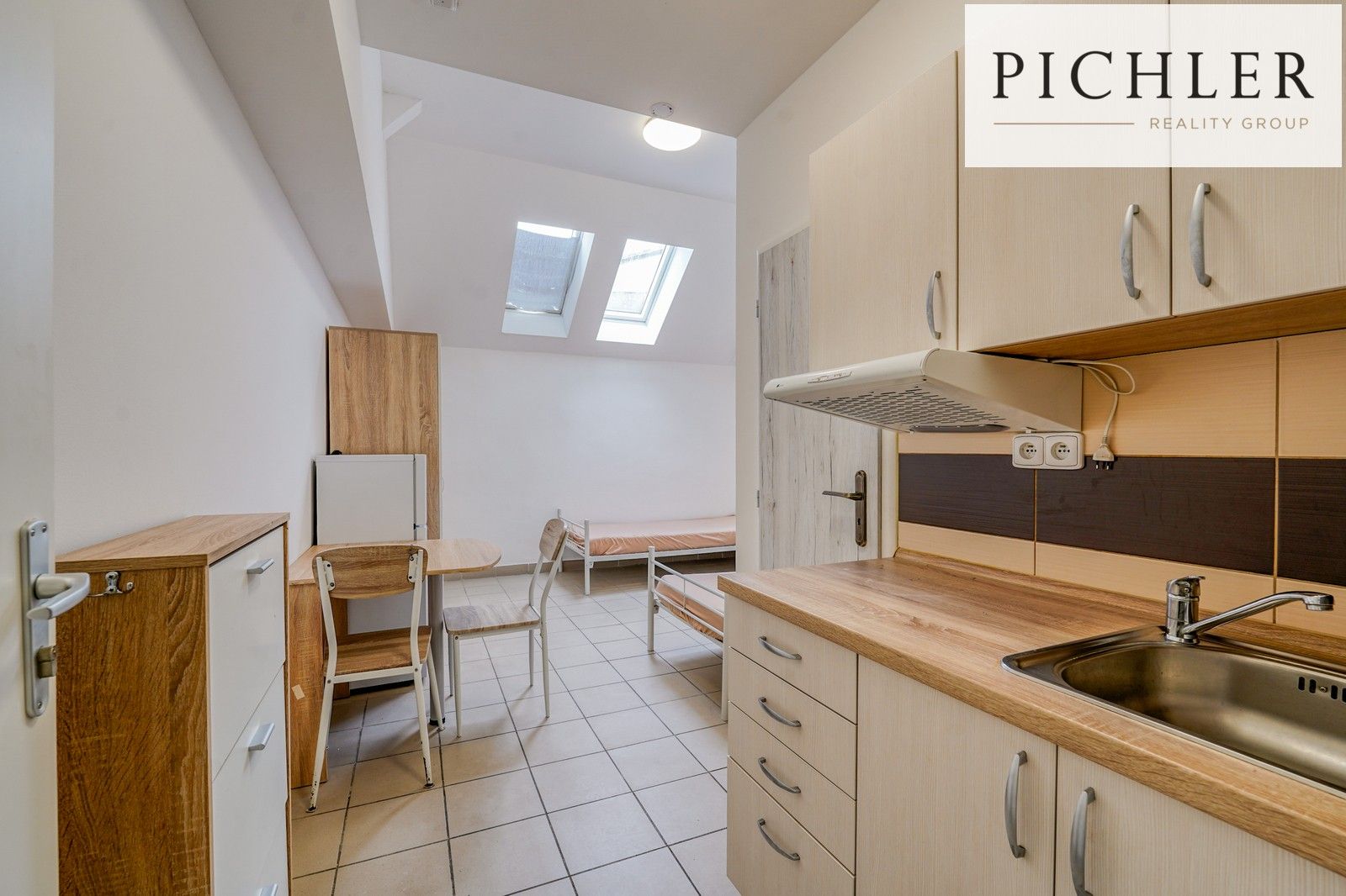 Prodej komerčního prostoru 900 m² - foto 10