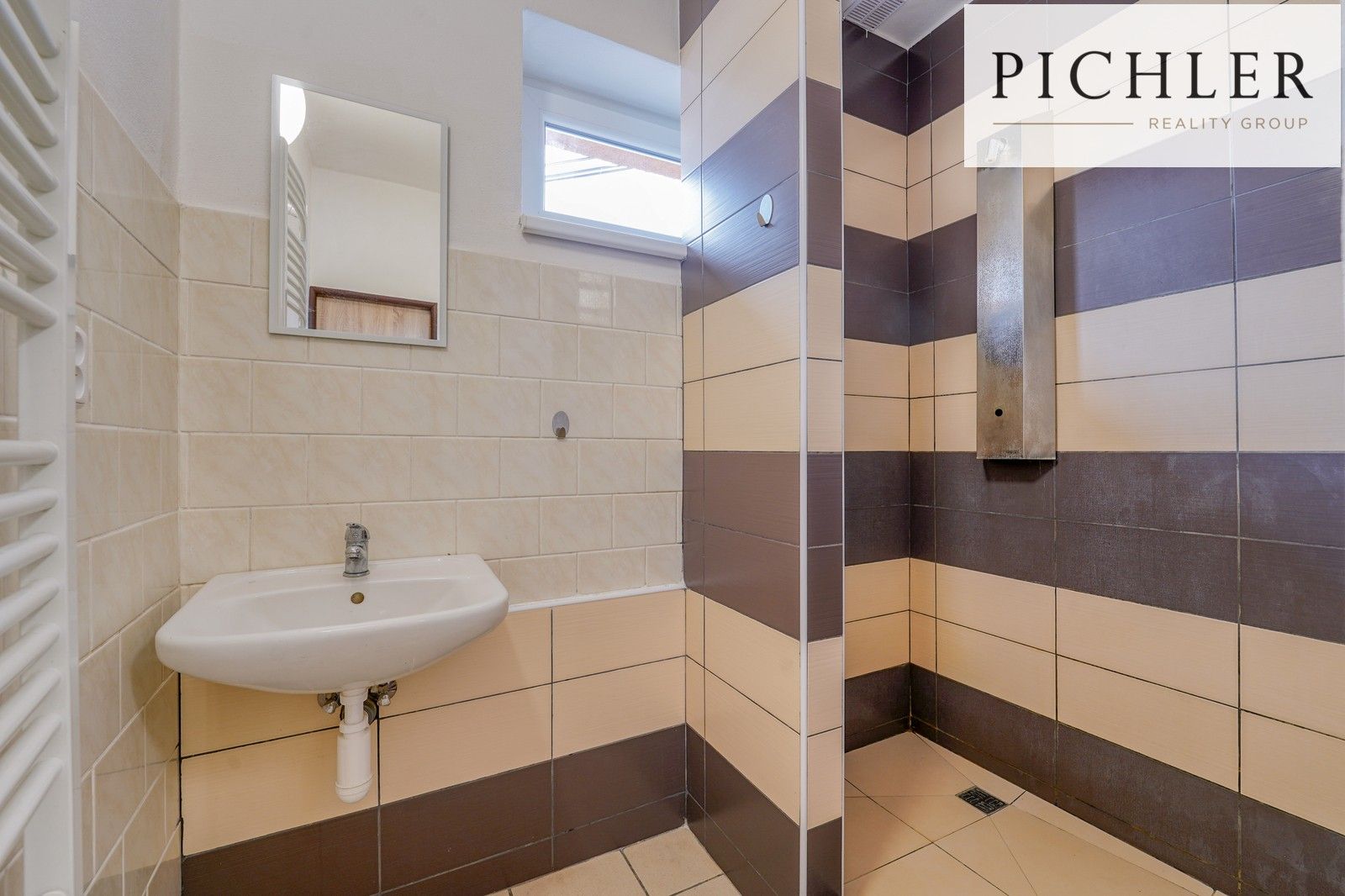 Prodej komerčního prostoru 900 m² - foto 16