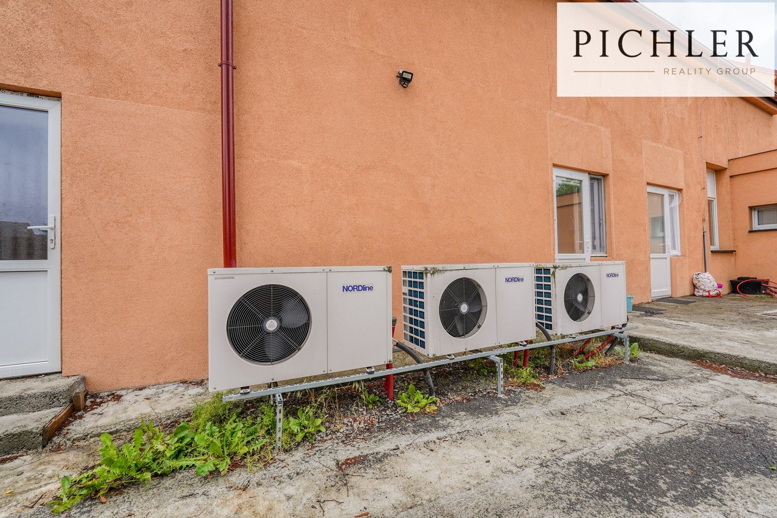 Prodej komerčního prostoru 900 m² - foto 24