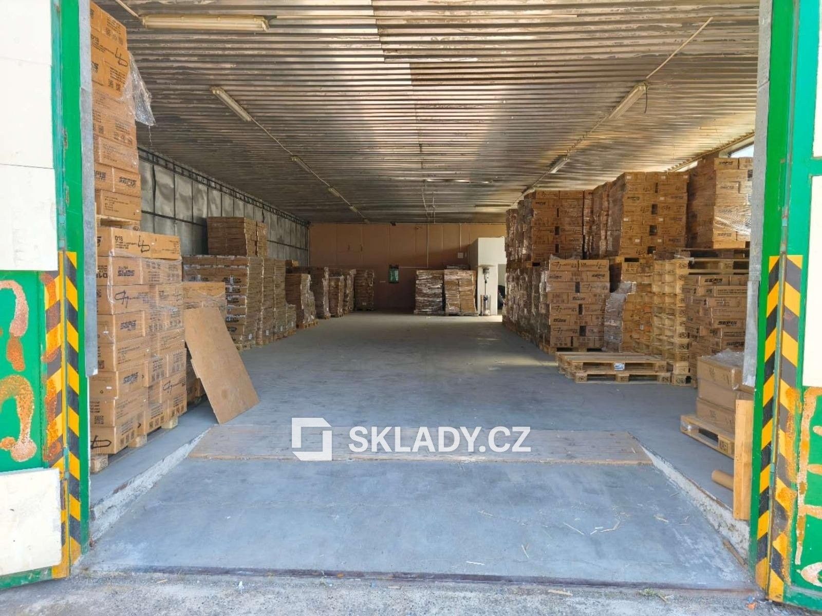 Pronájem komerčního prostoru 260 m² - foto 2
