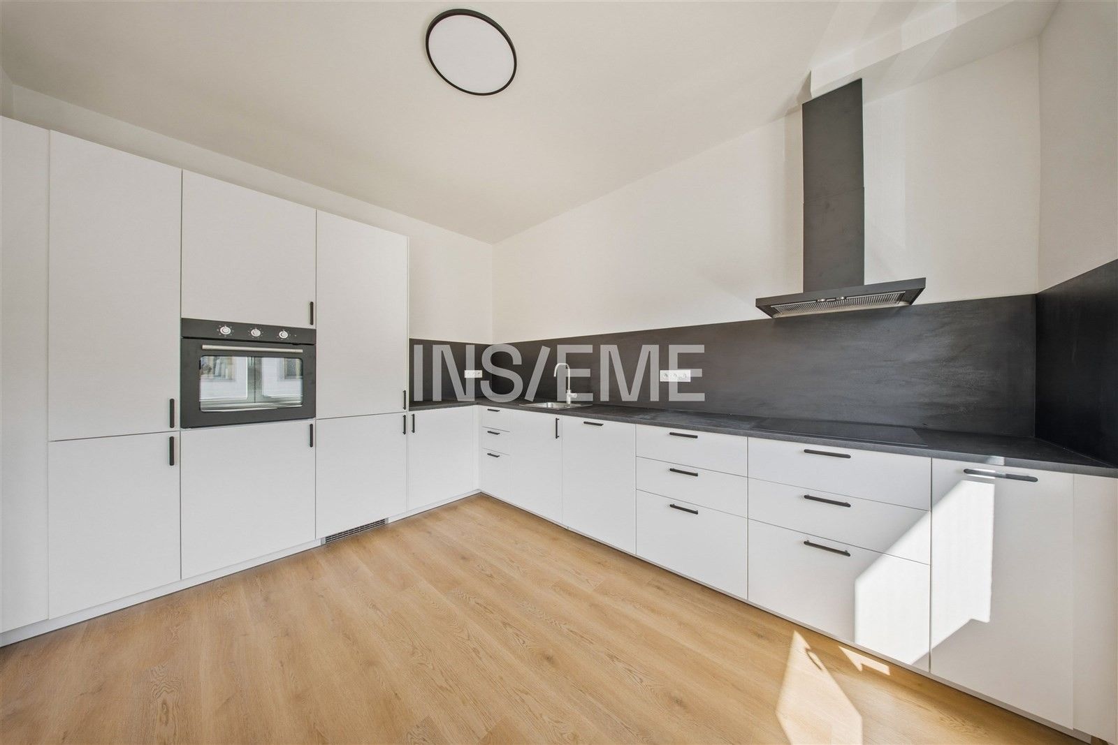 Pronájem bytu 3+kk 98 m² - foto 10