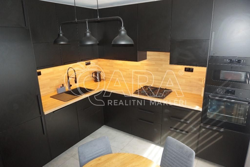 Prodej bytu 3+1 66 m² - foto 1