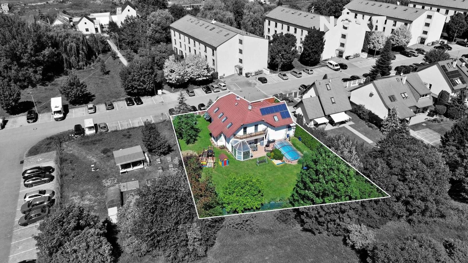 Prodej domu 214 m² - foto 1