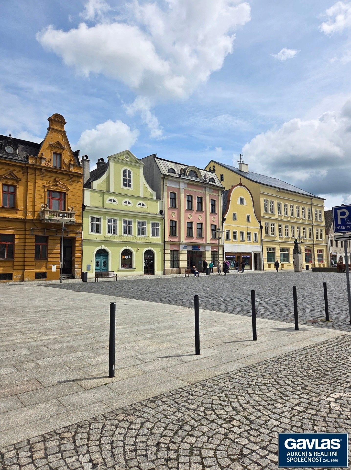Prodej komerčního prostoru 961 m² - foto 2