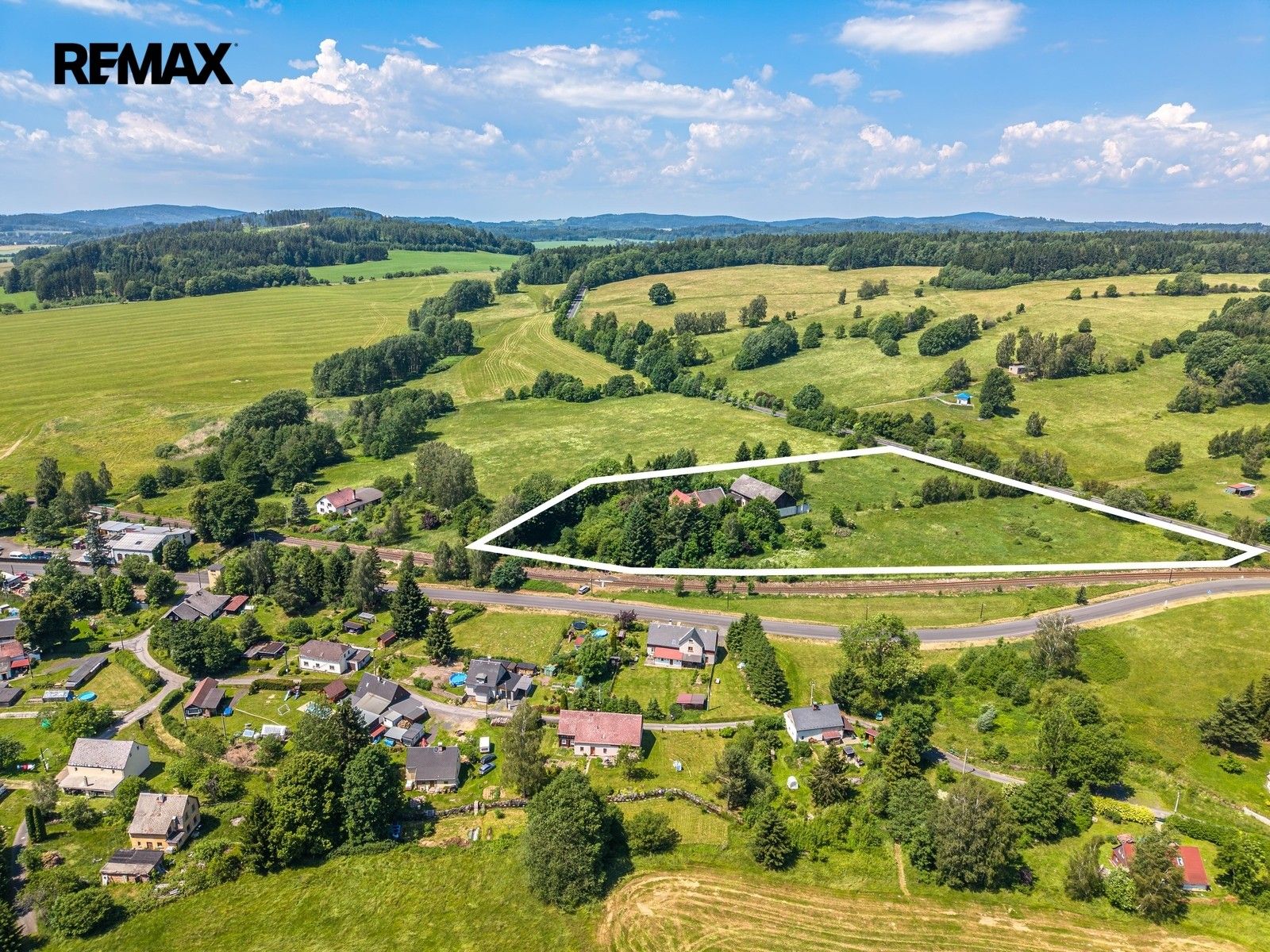 Prodej pozemku 21306 m² - foto 1