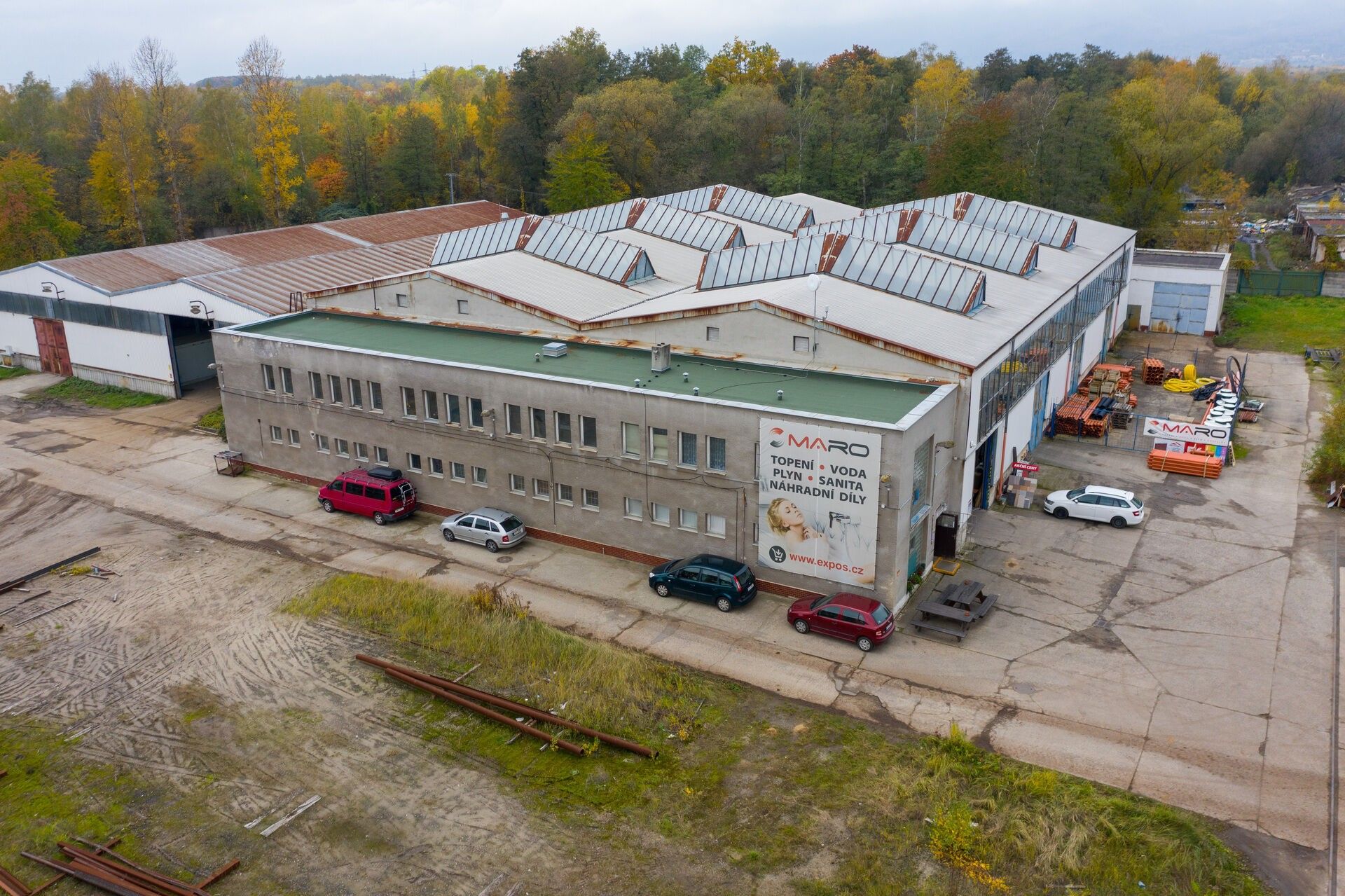 Prodej komerčního prostoru 2132 m² - foto 1