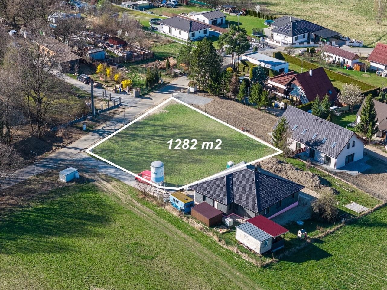Prodej pozemku 1282 m² - foto 1