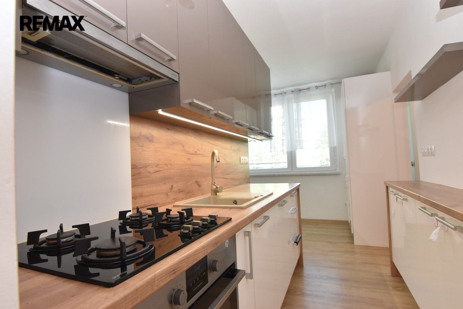 Pronájem bytu 3+1 72 m² - foto 1