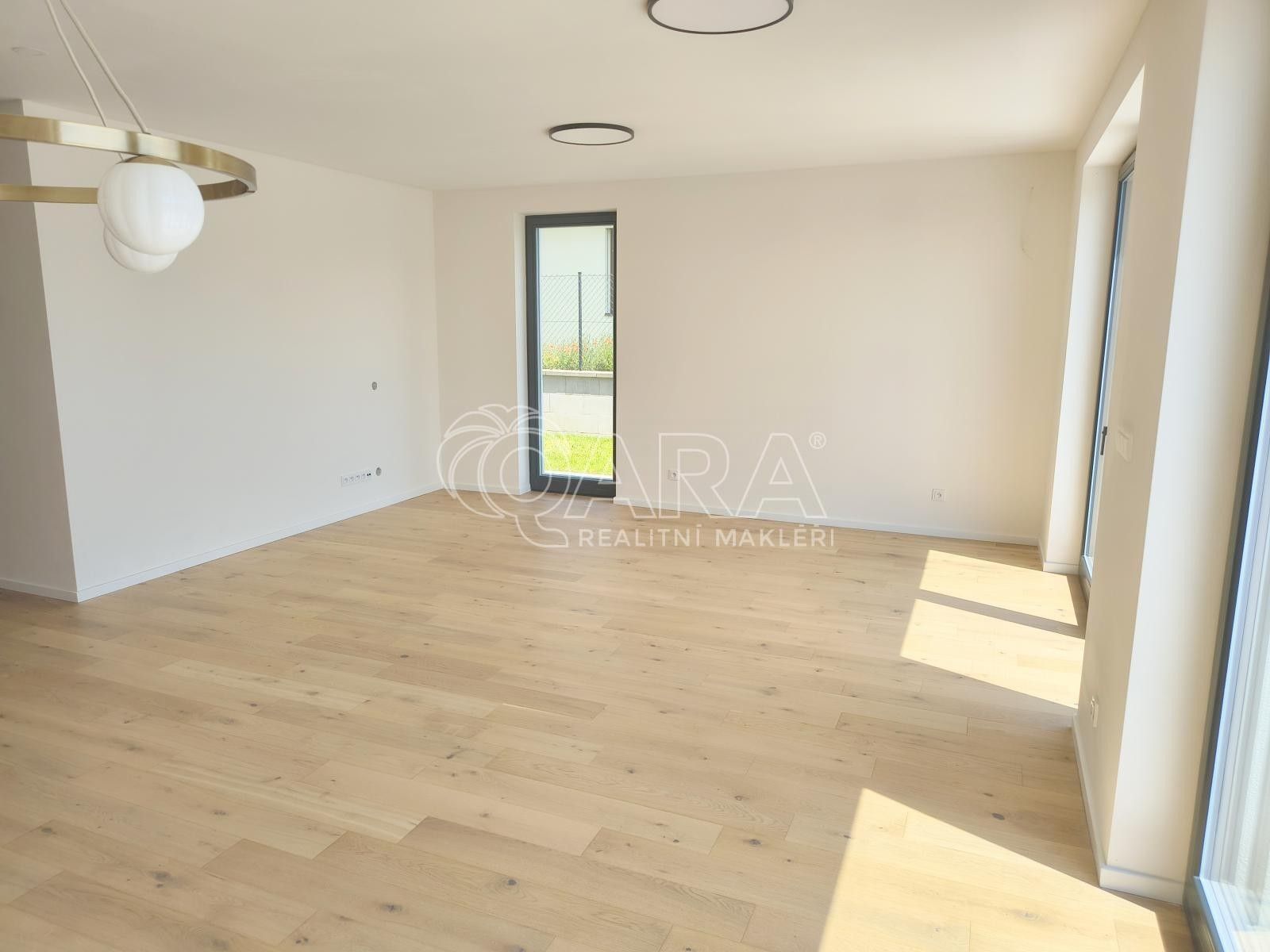 Pronájem bytu 4+kk 106 m² - foto 4