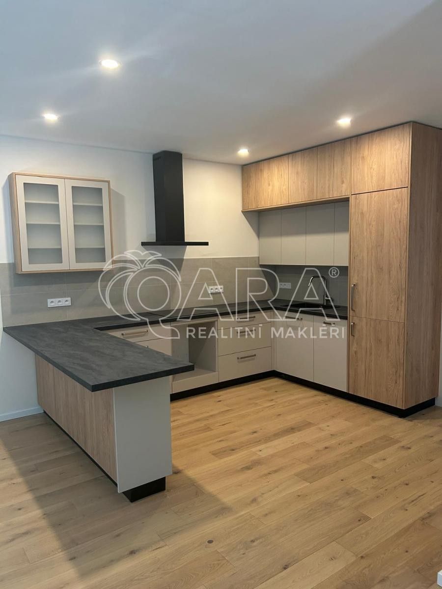 Pronájem bytu 4+kk 106 m² - foto 7