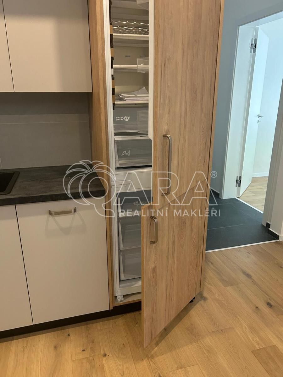 Pronájem bytu 4+kk 106 m² - foto 8