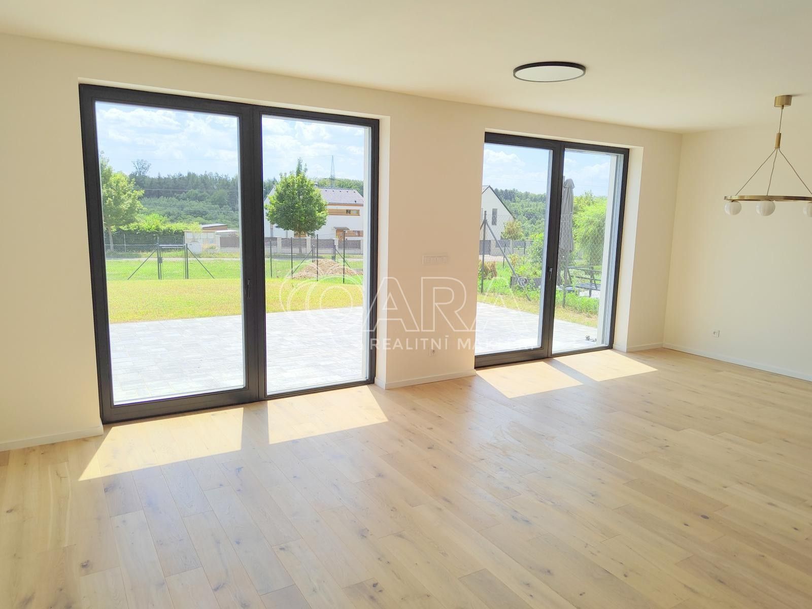 Pronájem bytu 4+kk 106 m² - foto 12