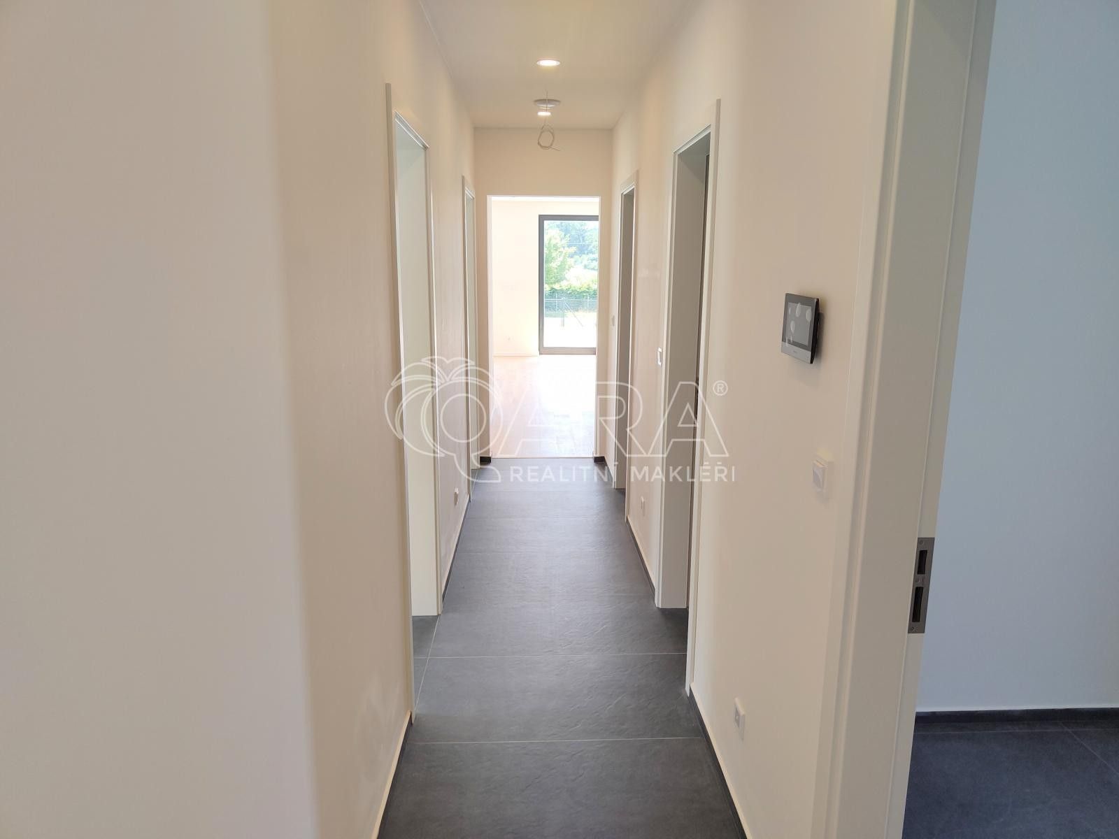 Pronájem bytu 4+kk 106 m² - foto 16
