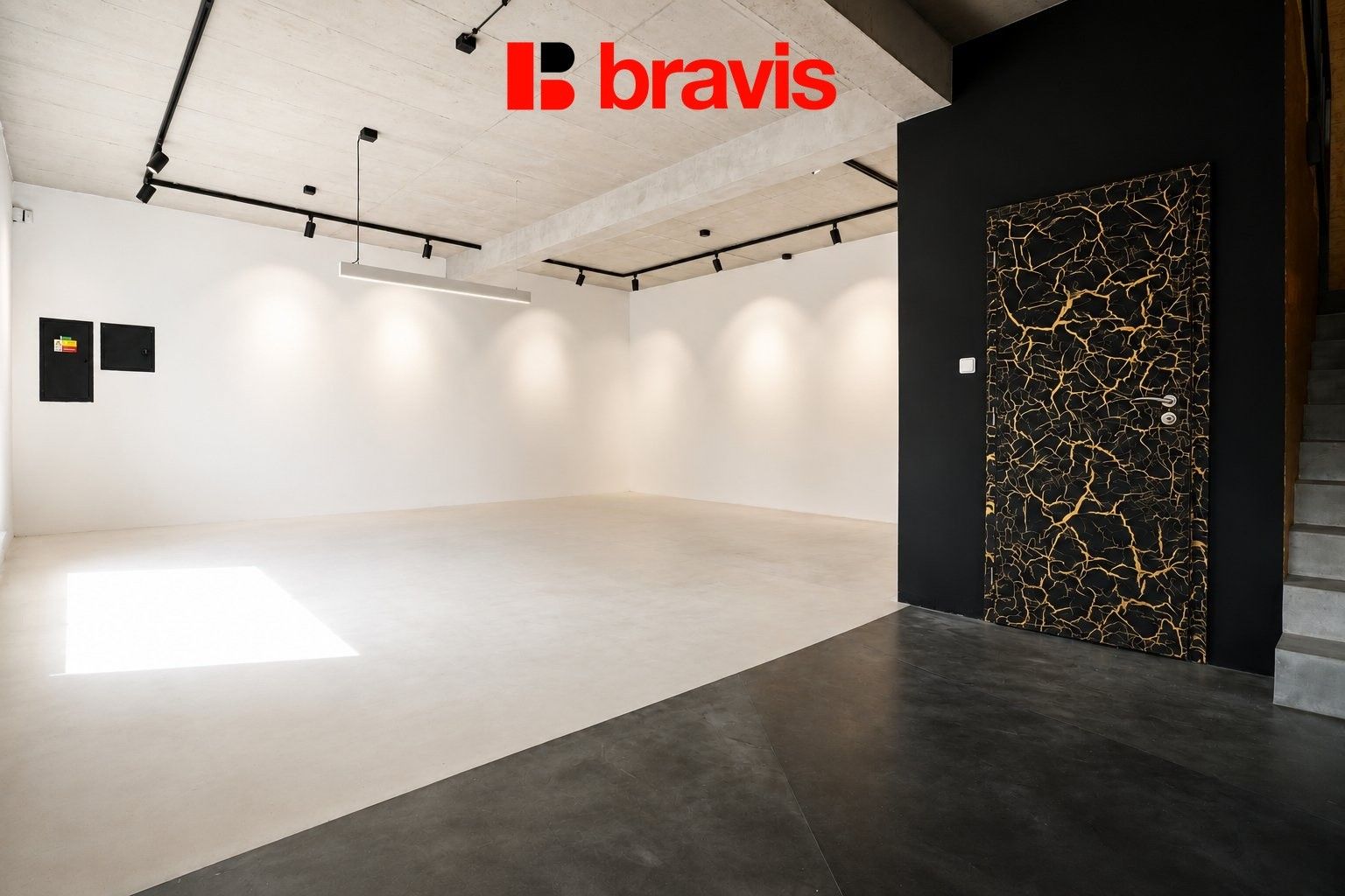 Pronájem komerčního prostoru 280 m² - foto 2
