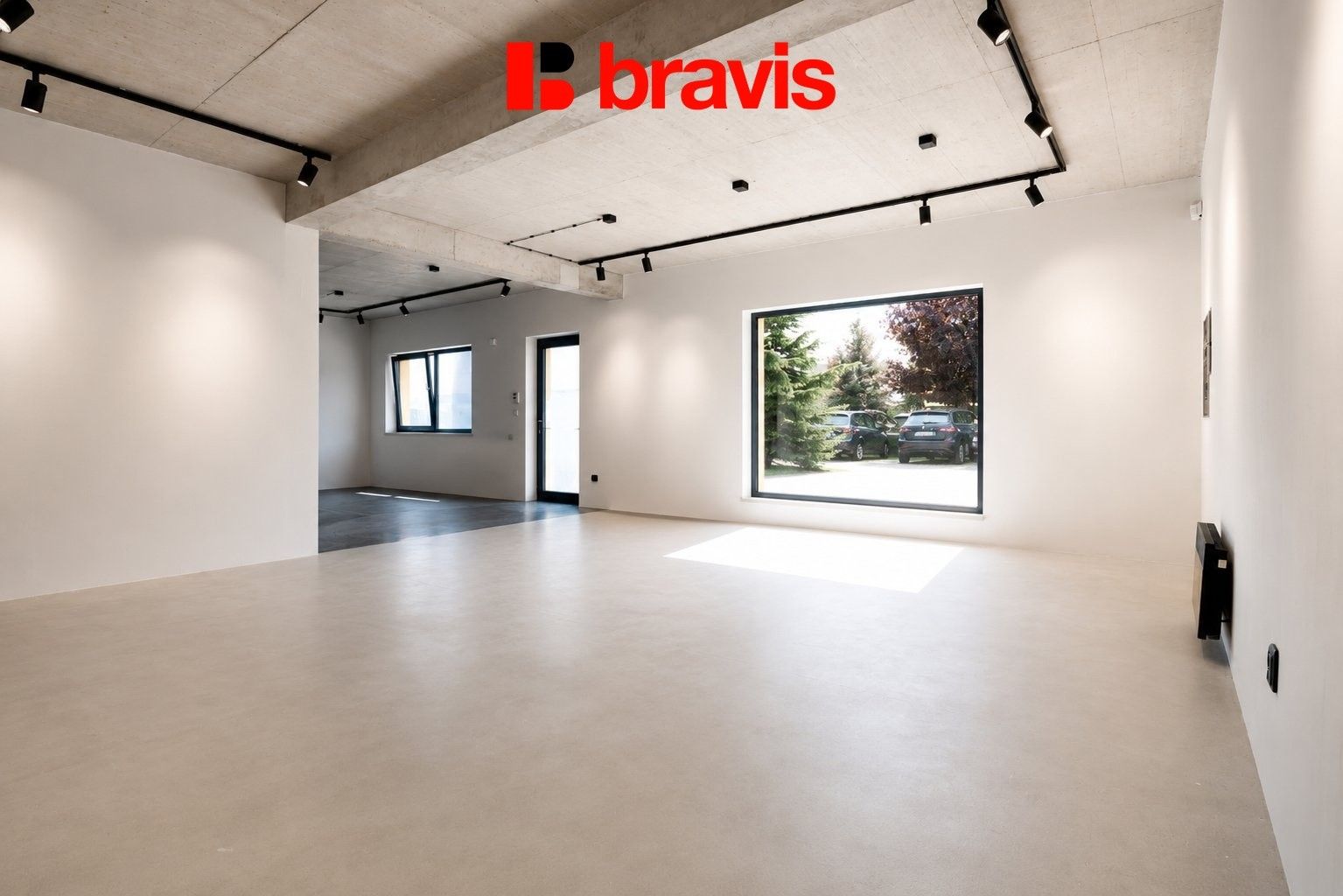 Pronájem komerčního prostoru 280 m² - foto 4
