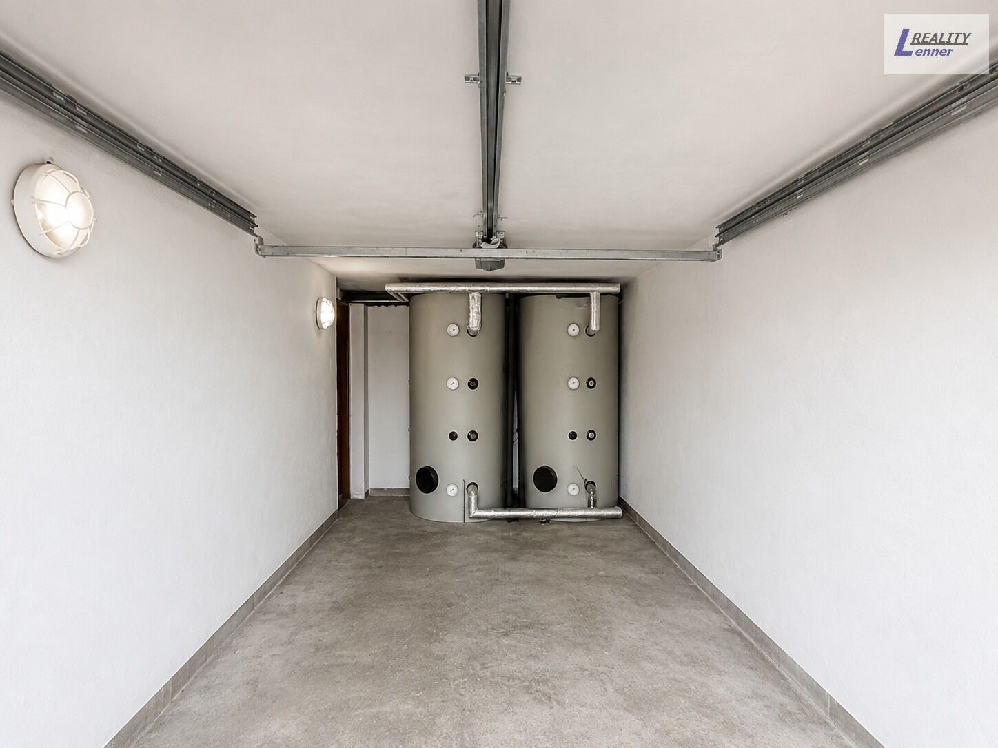 Pronájem bytu 300 m² - foto 19