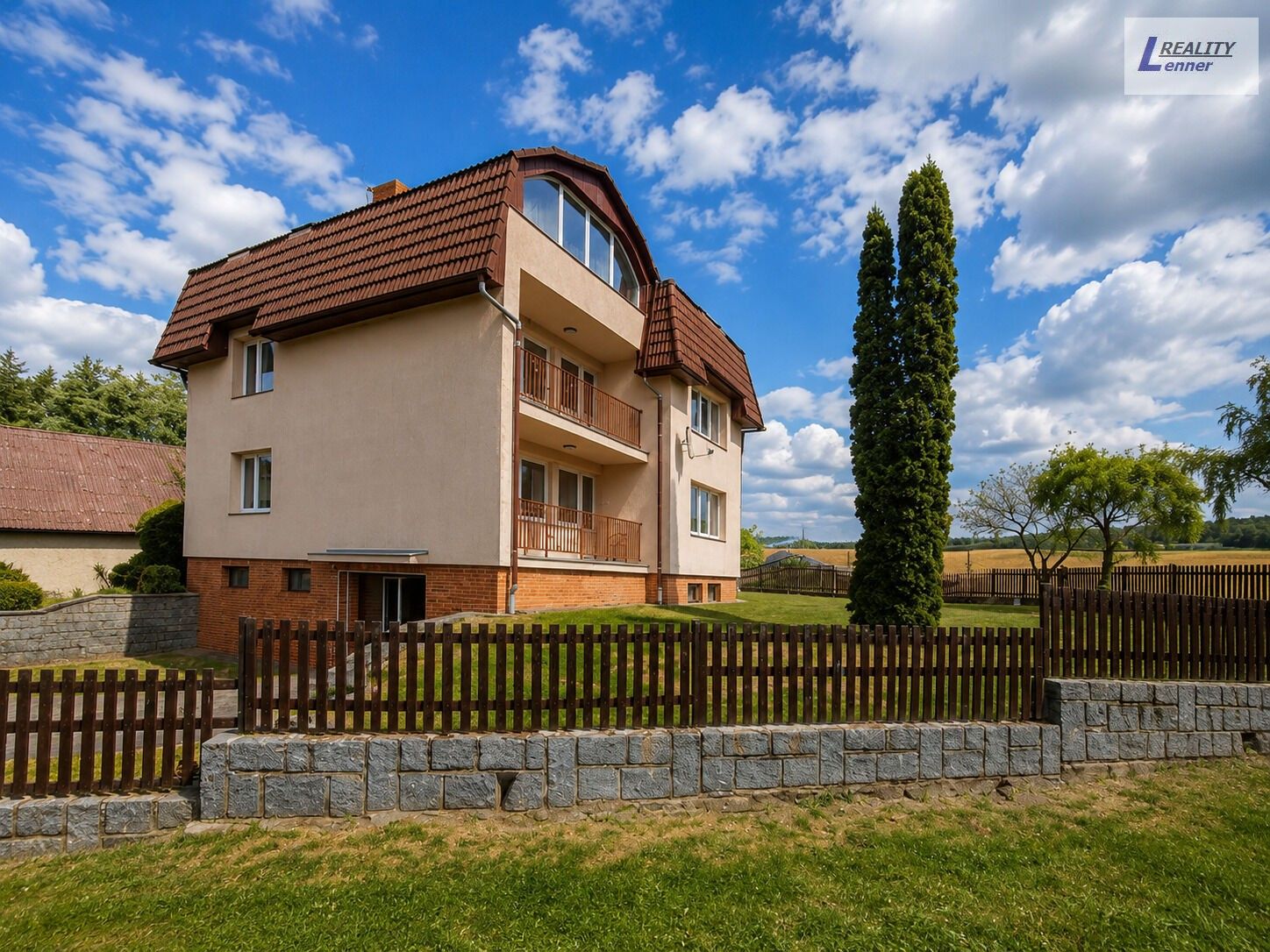 Pronájem bytu 300 m² - foto 23