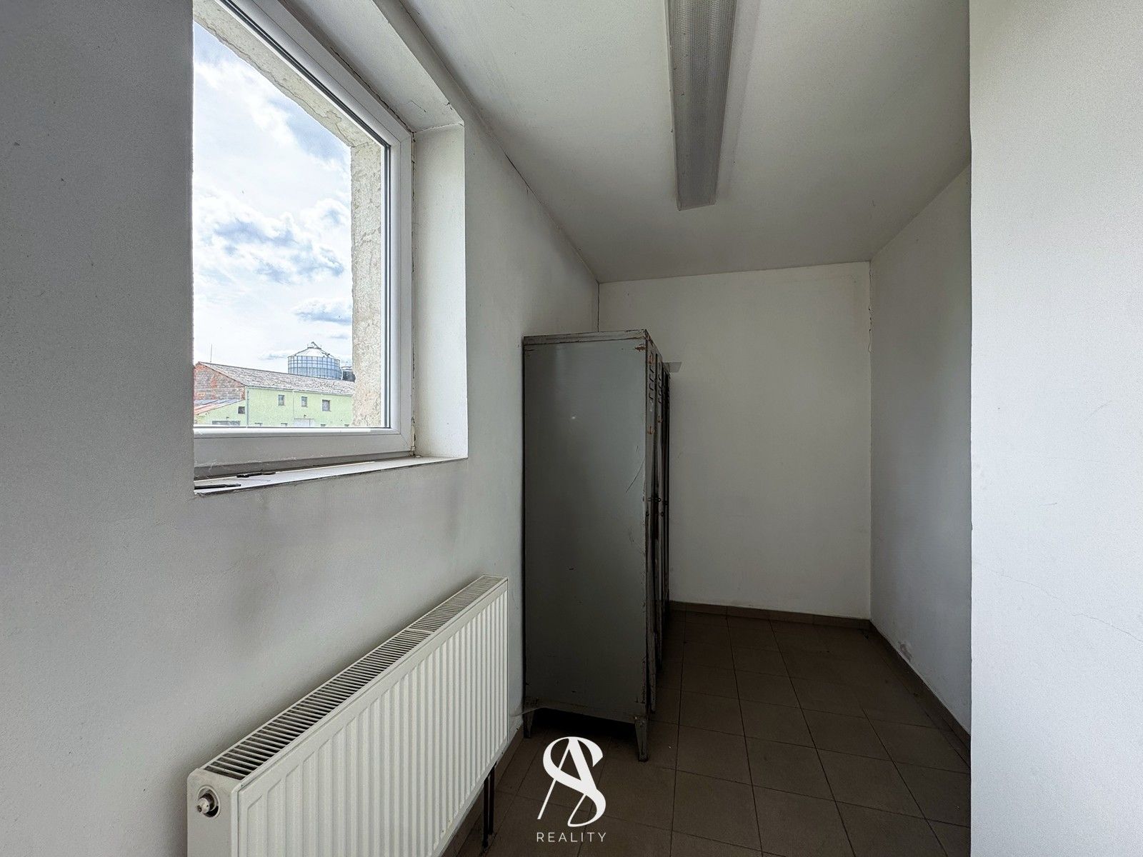 Pronájem komerčního prostoru 1565 m² - foto 6