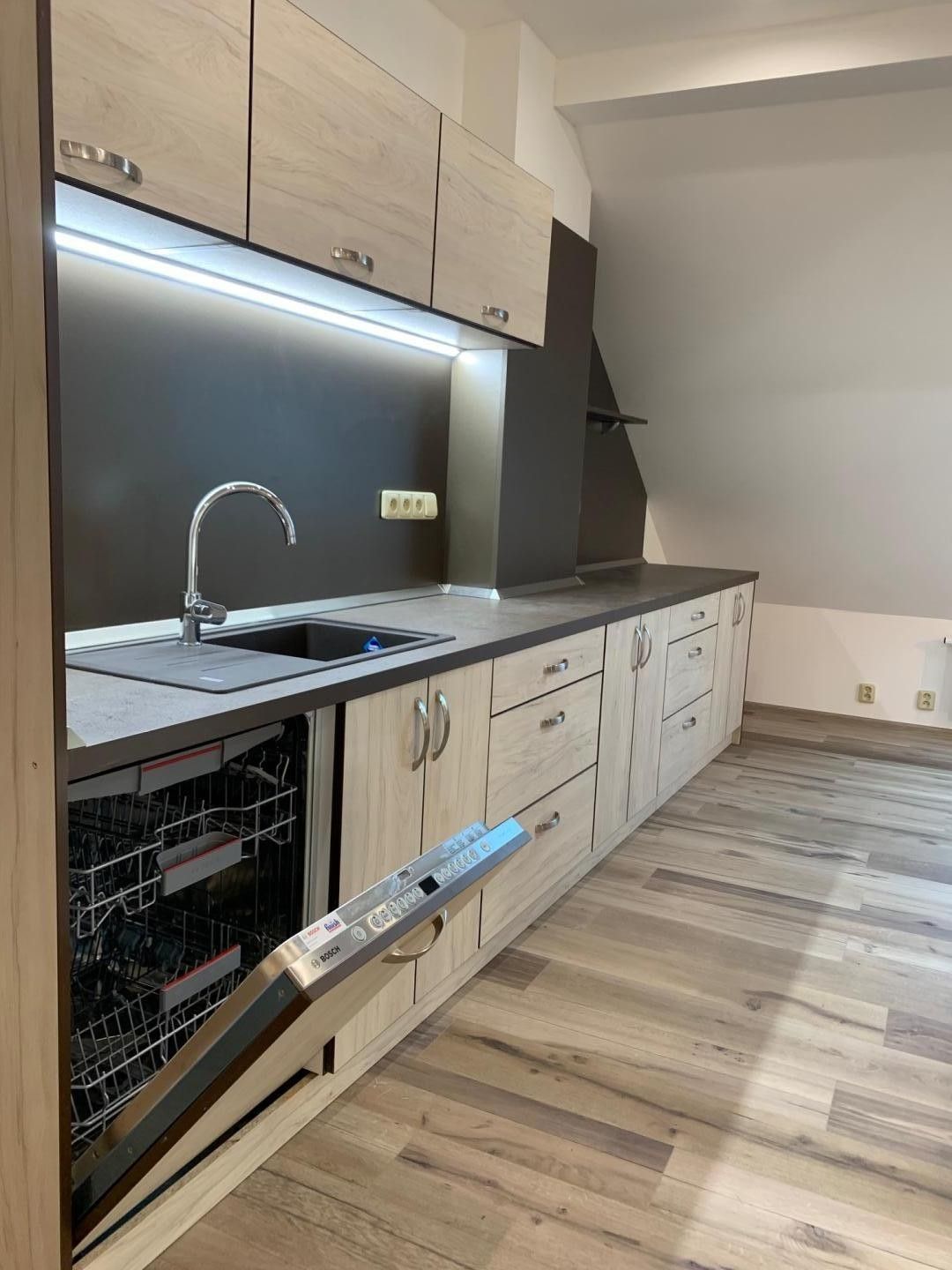 Pronájem bytu 2+kk 95 m² - foto 21